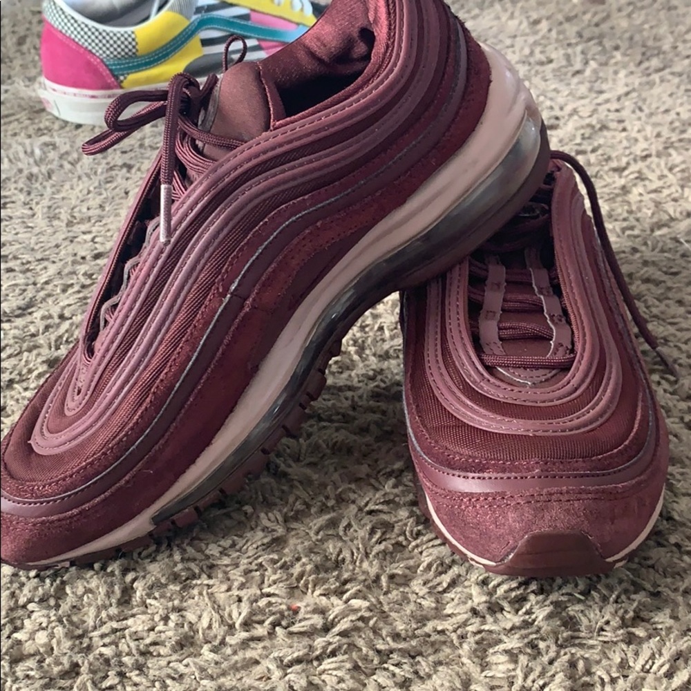 Burgundy Air Max 97’s. ONLY WORN 3 TIMES. ‼️😄